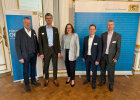 Regierungsvizepräsidentin Christiane Zürn (Mitte) mit den Referenten (vlnr.) Markus Ackermann, 1. Bürgermeister Stadt Waldmünchen, Stefan Graf, Direktor Bayerischer Gemeindetag, Dr. André Zorger, Leiter Kommunalmanagement Ostbayern, Bayernwerk Netz GmbH, Michael Kölbl, Leiter Netzplanung, Bayernwerk Netz GmbH