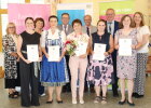Absolventinnen aus dem Landkreis Cham mit Ehrengästen