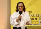 Regierungsvizepräsidentin Christiane Zürn bei der Eröffnung der Ausstellung „Wir bauen Bayern“ an der OTH Regensburg. 