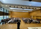 Feierlicher Abschluss in der Stadthalle Neunburg vorm Wald: Die Absolventinnen und Absolventen aus den Landkreisen Cham, Schwandorf und Regensburg wurden im Beisein ihrer Familien, Ausbildungsbetriebe und Ehrengäste feierlich freigesprochen.